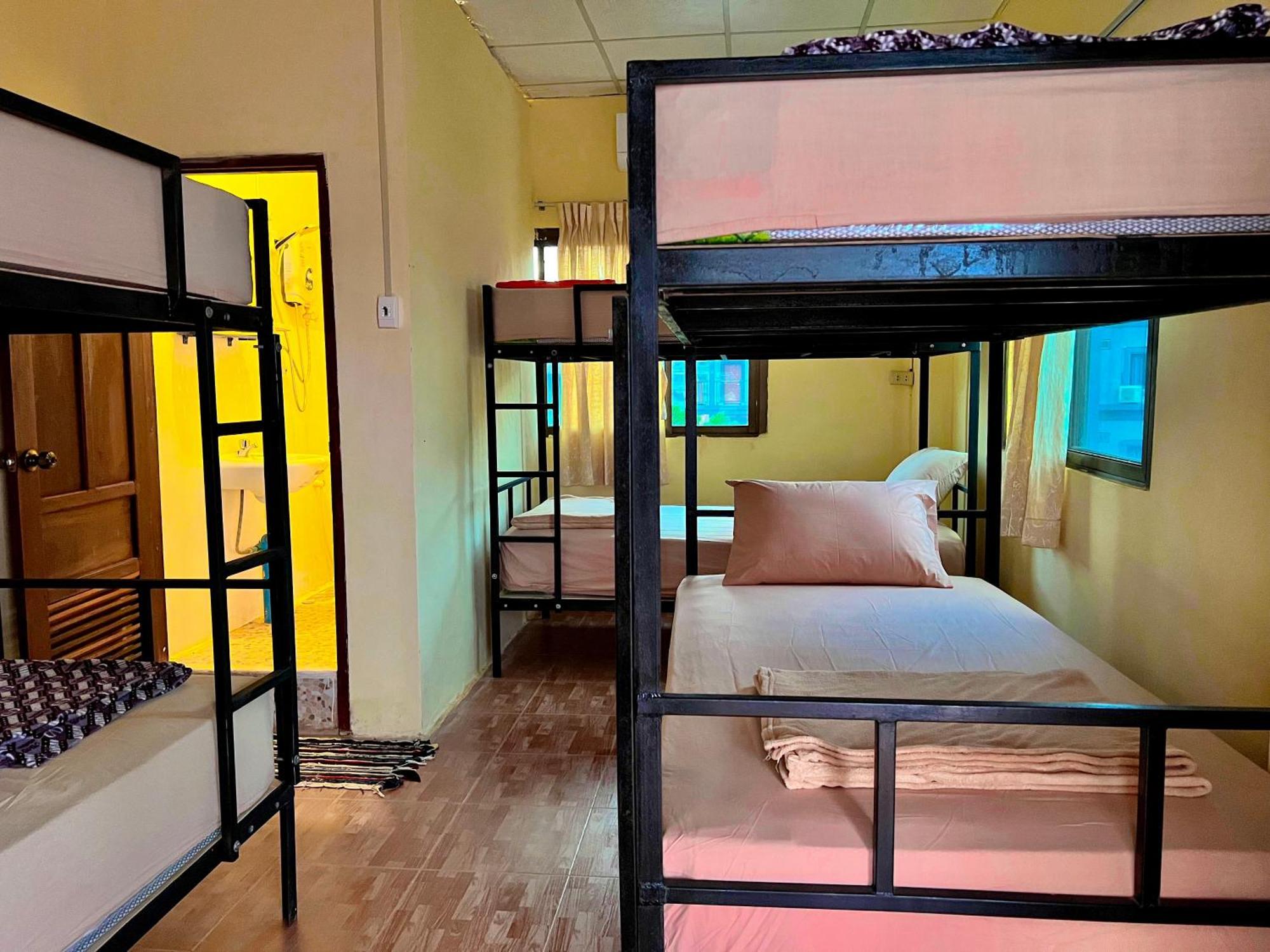 Easy Go Backpacker Hostel Vang Vieng Buitenkant foto
