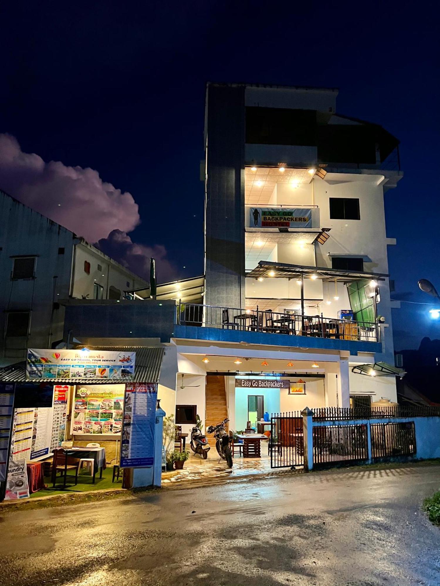 Easy Go Backpacker Hostel Vang Vieng Buitenkant foto