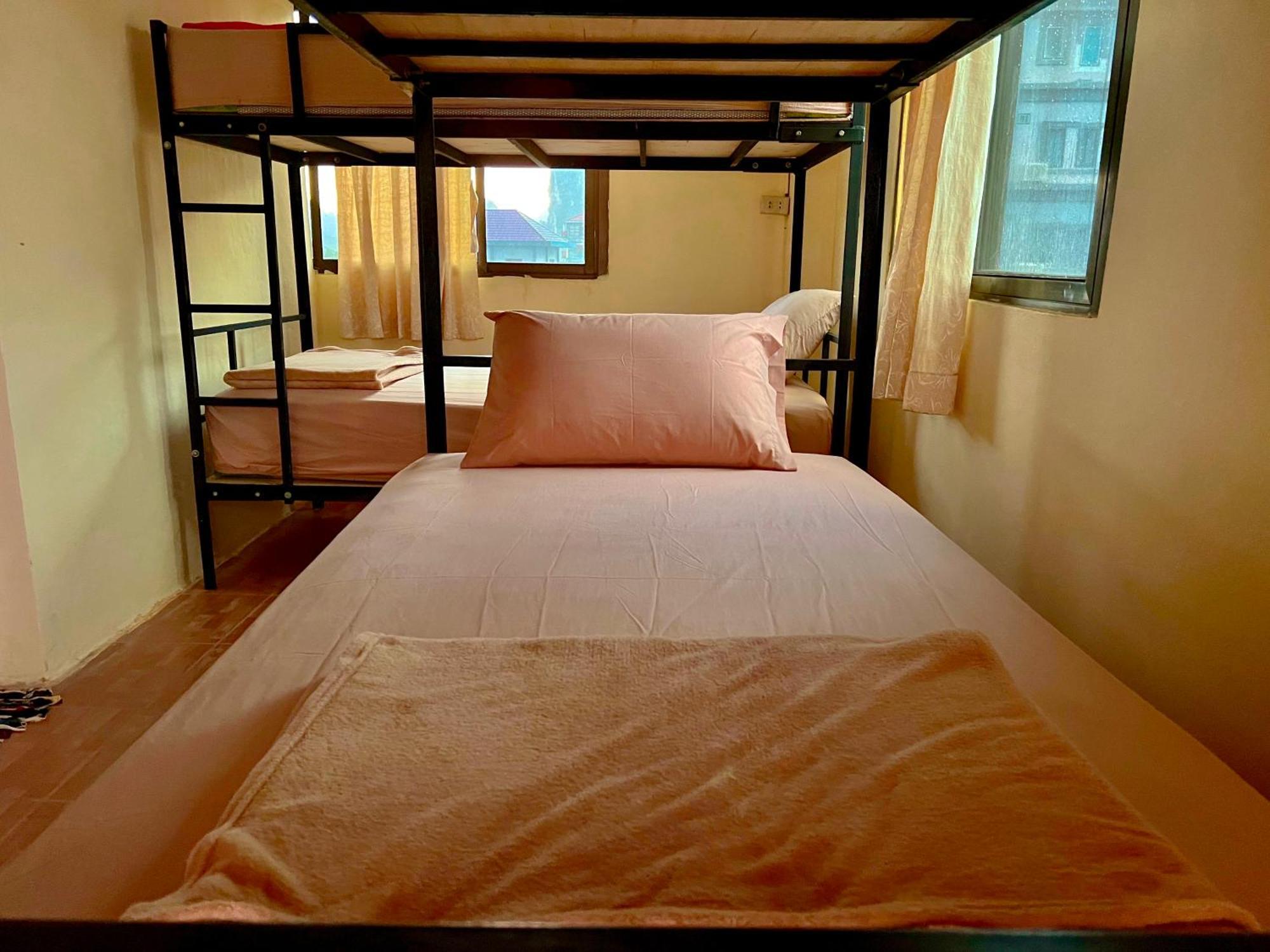 Easy Go Backpacker Hostel Vang Vieng Buitenkant foto
