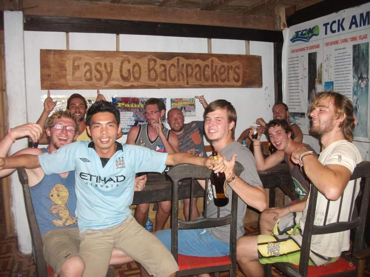Easy Go Backpacker Hostel Vang Vieng Buitenkant foto