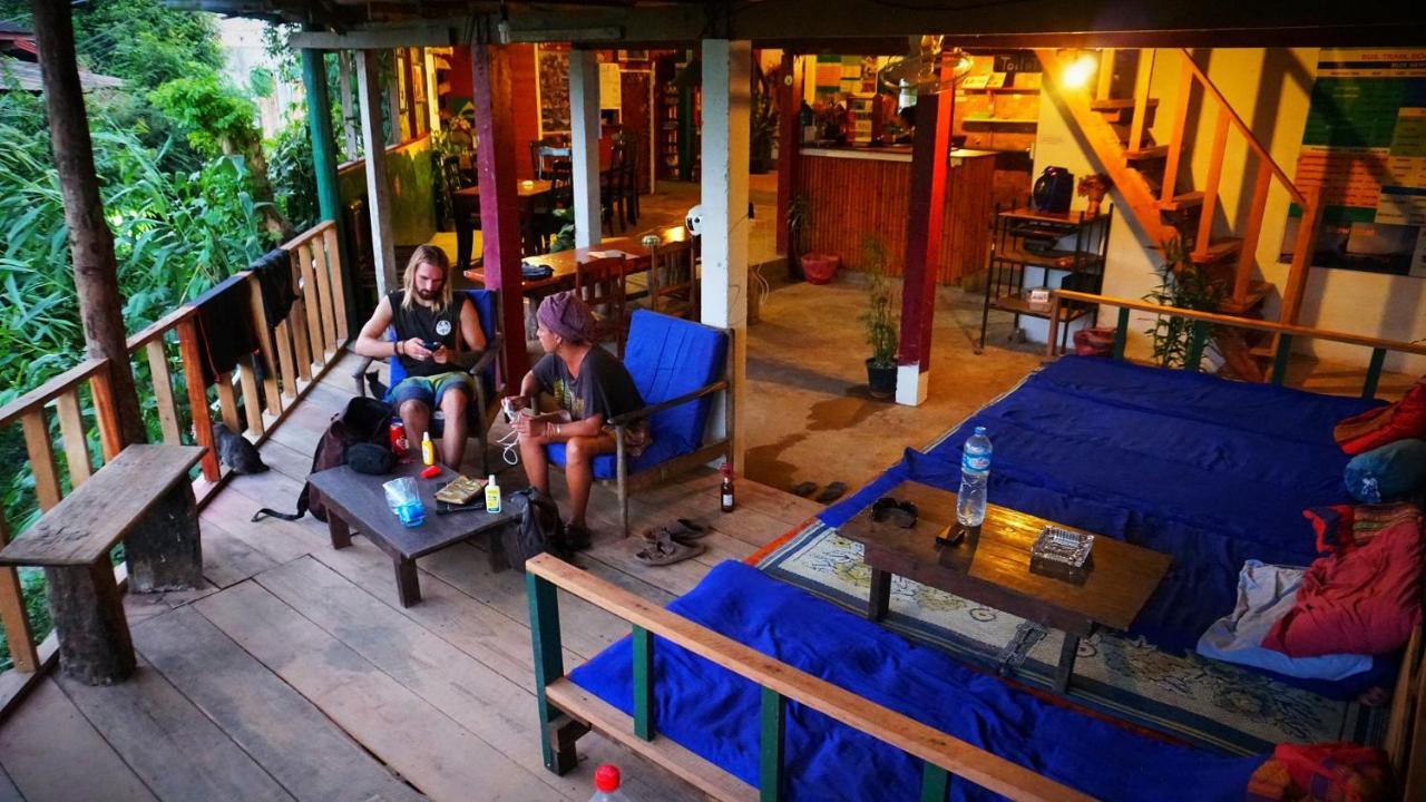 Easy Go Backpacker Hostel Vang Vieng Buitenkant foto