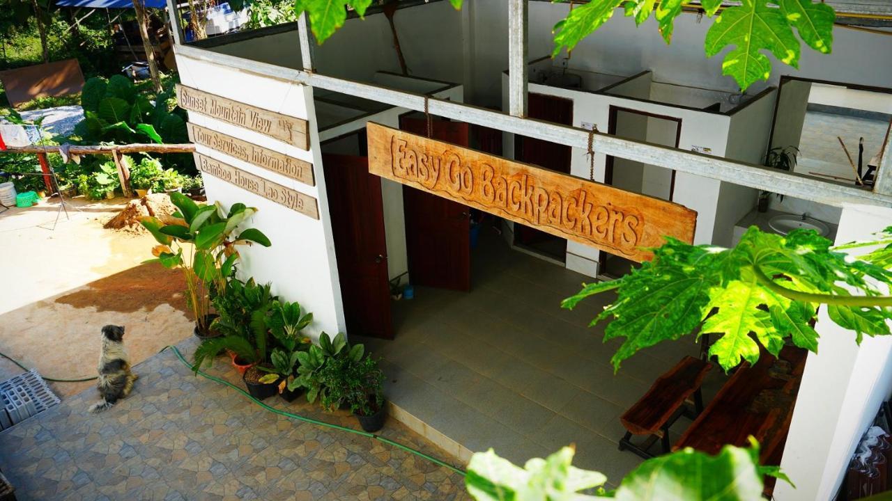 Easy Go Backpacker Hostel Vang Vieng Buitenkant foto